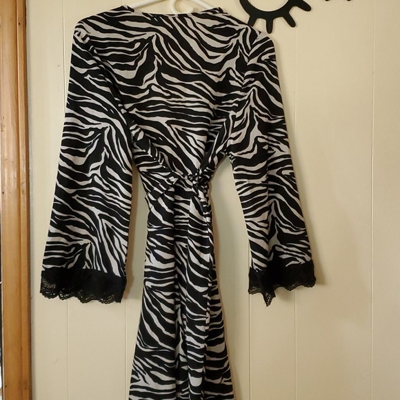 Zebra Print Long Wrap Cardigan Robe size Large - Picture 2 of 6